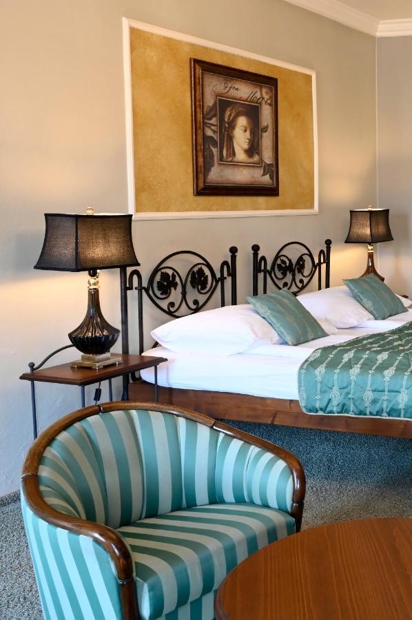 Hotel Boucek 크로메르지 외부 사진