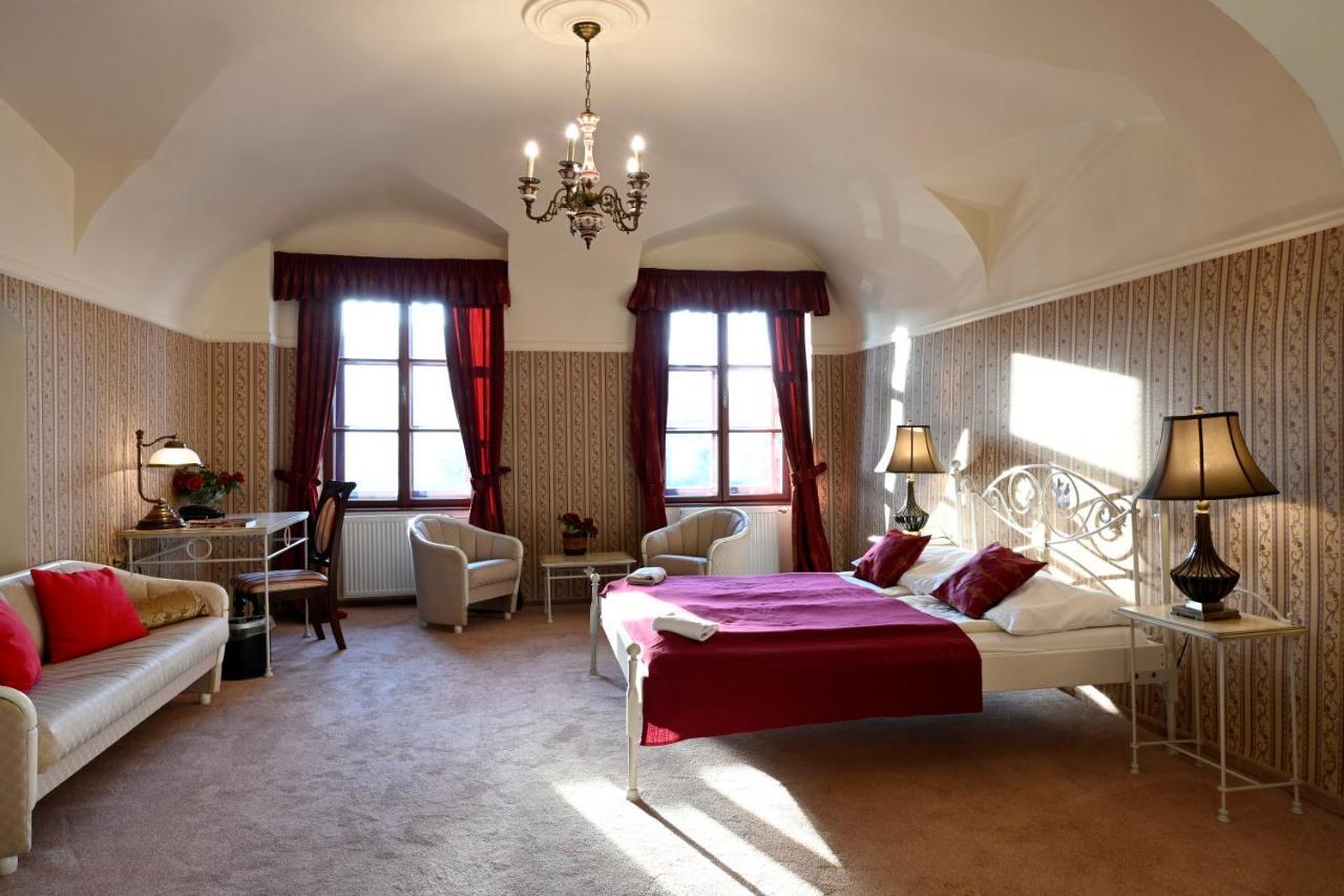 Hotel Boucek 크로메르지 외부 사진